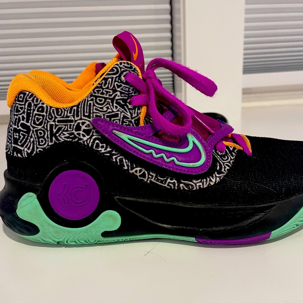 GUC Nike Kevin Durant size 8.5 KD Trey 5 X
